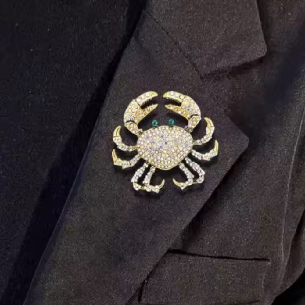 Vintage Blue Crystal Crab Brooch Pin – Ocean Inspired , Retro Animal Lapel Pin - Picture 7 of 8